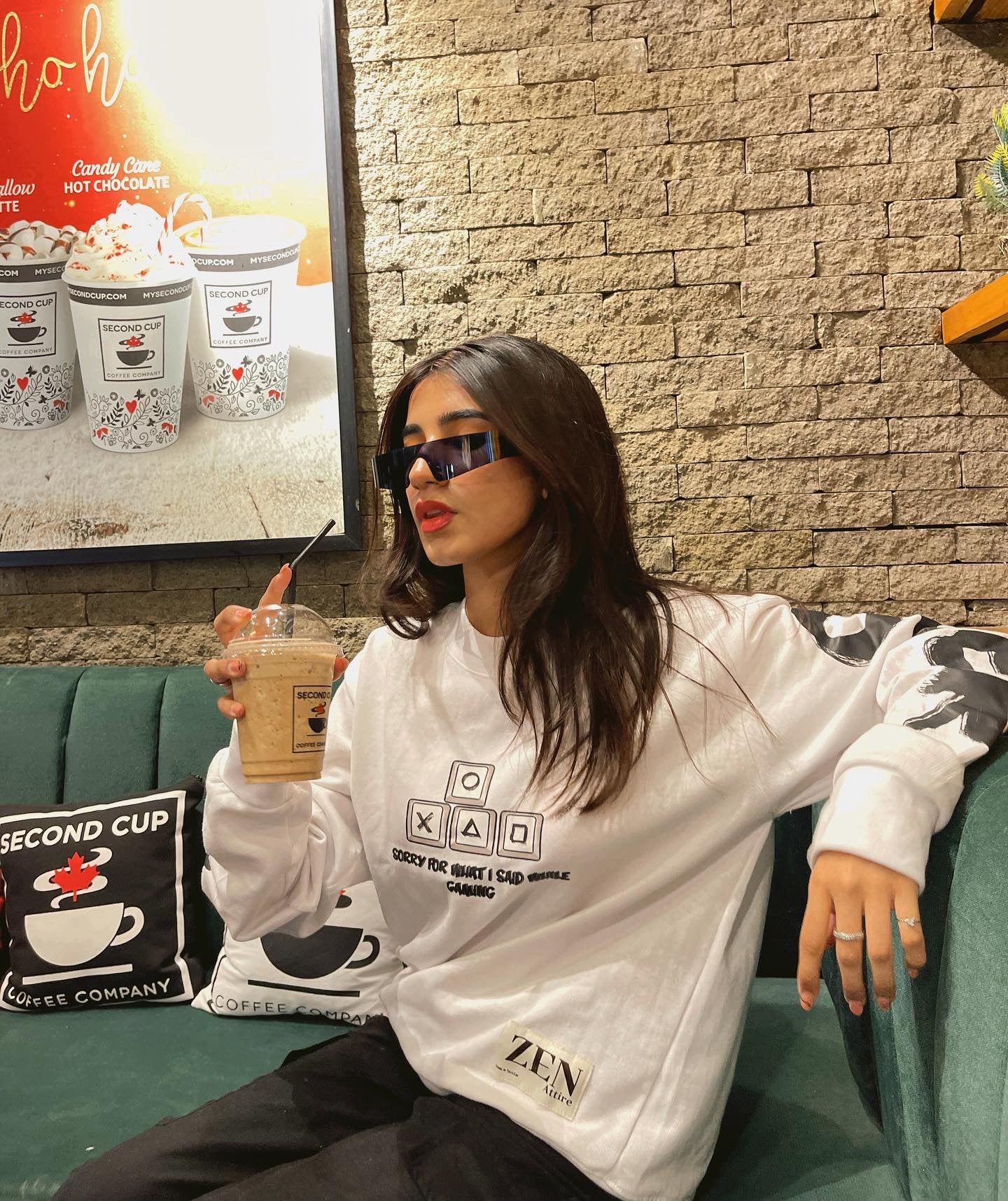 ★韓国人気★LOOKPLE★LOOK URBAN SAINT OVER SWEATSHIRT ZBLACK 21 F/W COLLECTION 스트릿패션 지블랙 스웻셔츠 OX EMOJI
